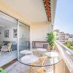 Rue D'antibes Bright With Terrace Appartamento Cannes