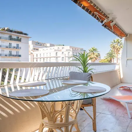Rue D'antibes Bright With Terrace 戛纳