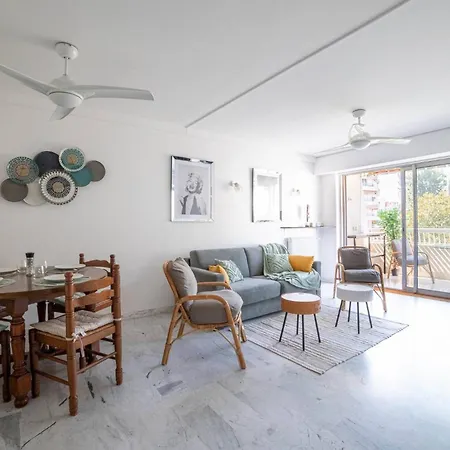 公寓 Rue D'antibes Bright With Terrace
