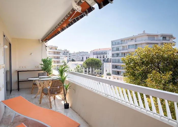 Rue D'antibes Bright With Terrace Daire Cannes