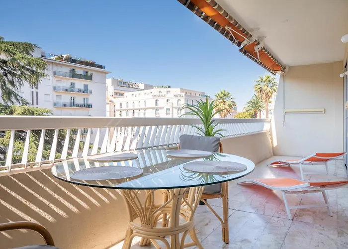 Rue D'antibes Bright With Terrace Daire Cannes