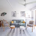 Rue D'antibes Bright With Terrace 戛纳